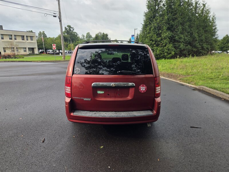 chrysler town & country 2008 2A8HR44H78R767645 image chrysler town & country 2008 2A8HR44H78R767645 image